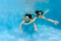 Kinderschwimmen Unterwasserfoto